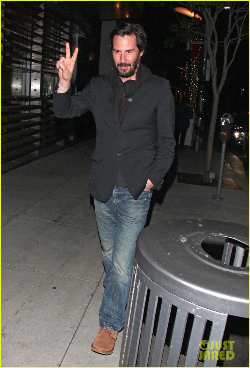 keanu reeves peace out 2012 072782874