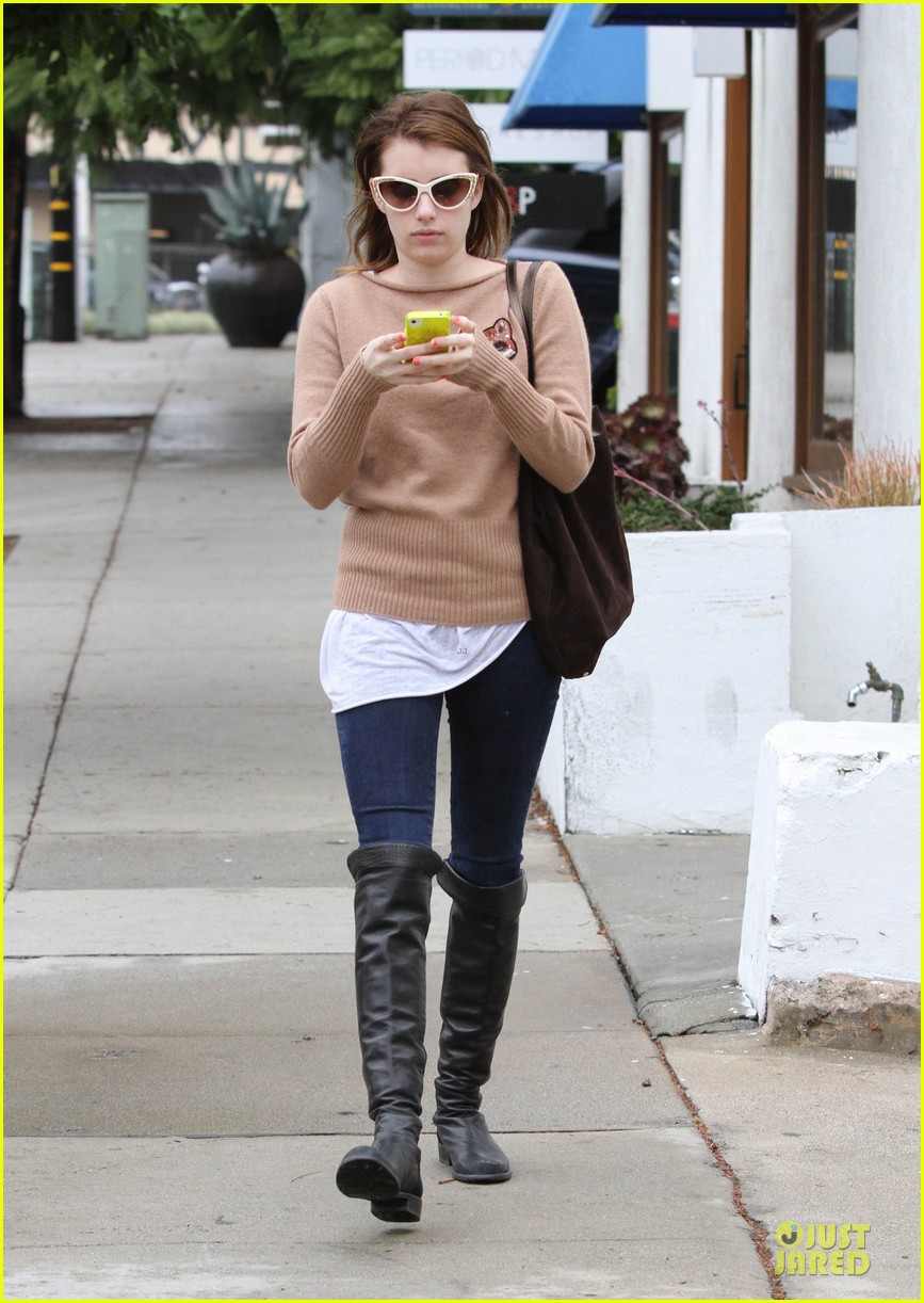 emma roberts fashion is about doing thigns that are different interesting 01