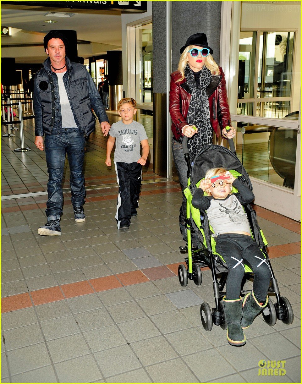 gwen stefani & gavin rossdale holiday travel with the kids 042779583
