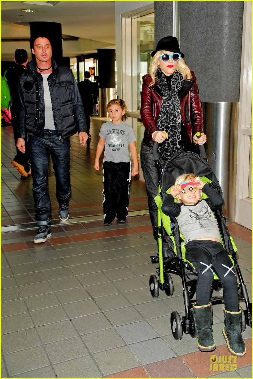 gwen stefani & gavin rossdale holiday travel with the kids 062779585