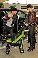 gwen stefani & gavin rossdale holiday travel with the kids 10