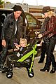 gwen stefani & gavin rossdale holiday travel with the kids 12