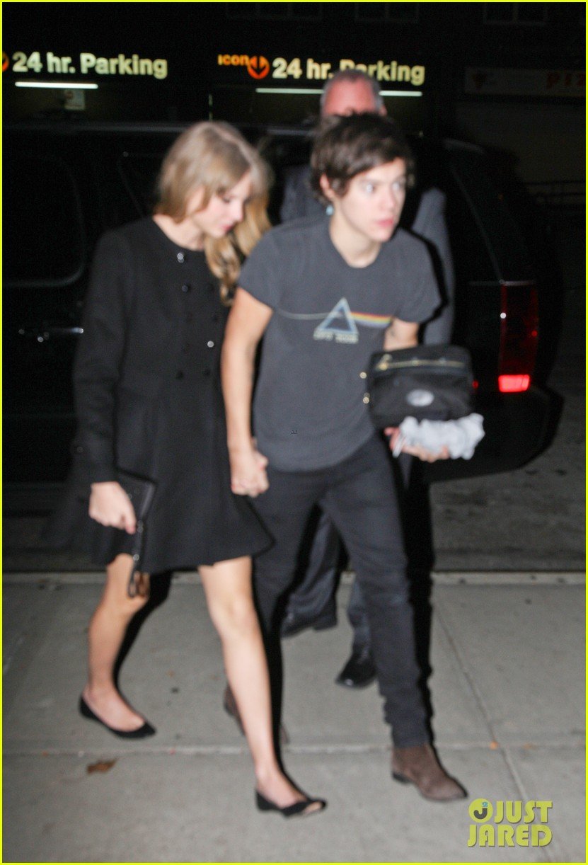 taylor swift harry styles holding hands after 1d concert 082768927