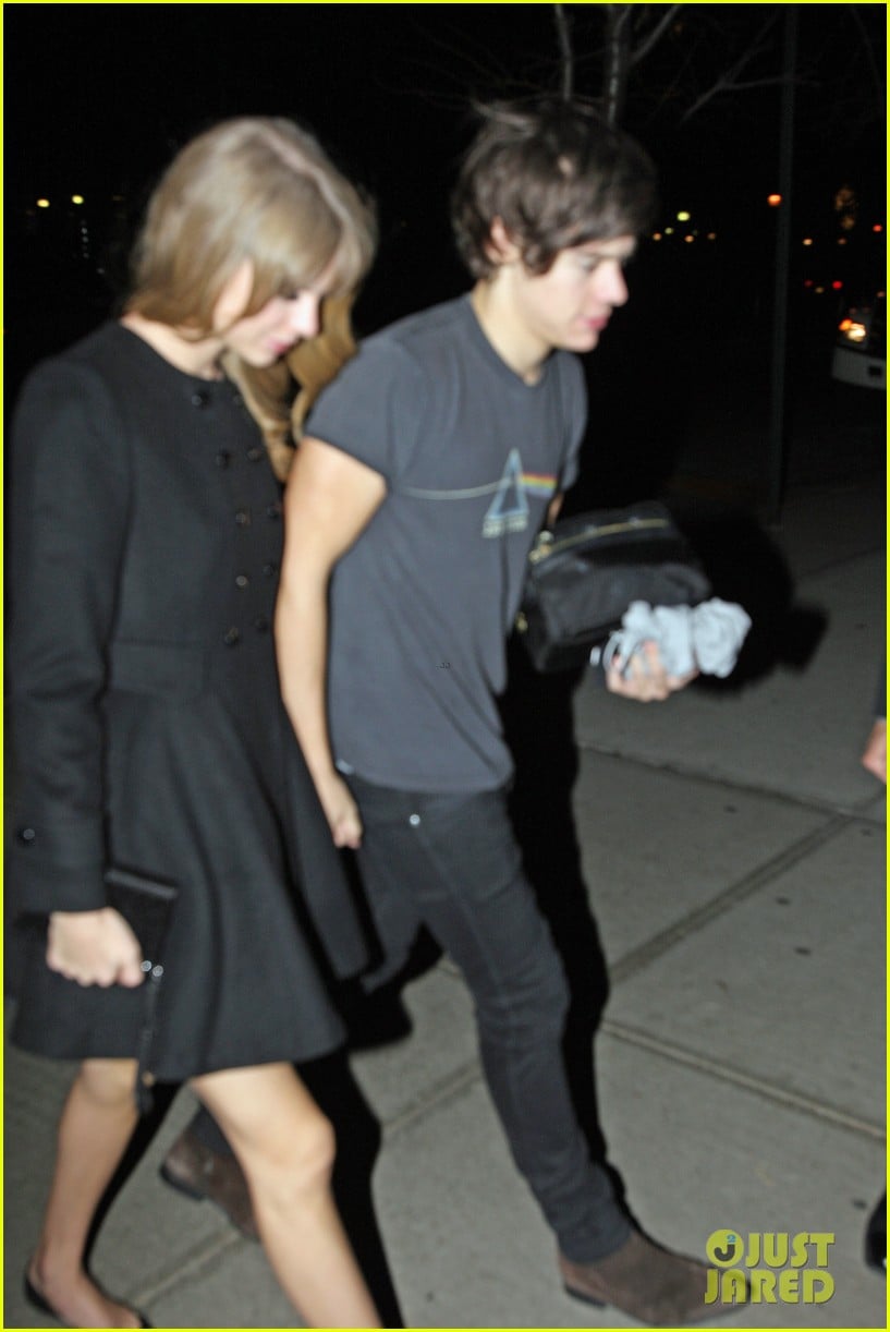 taylor swift harry styles holding hands after 1d concert 102768929