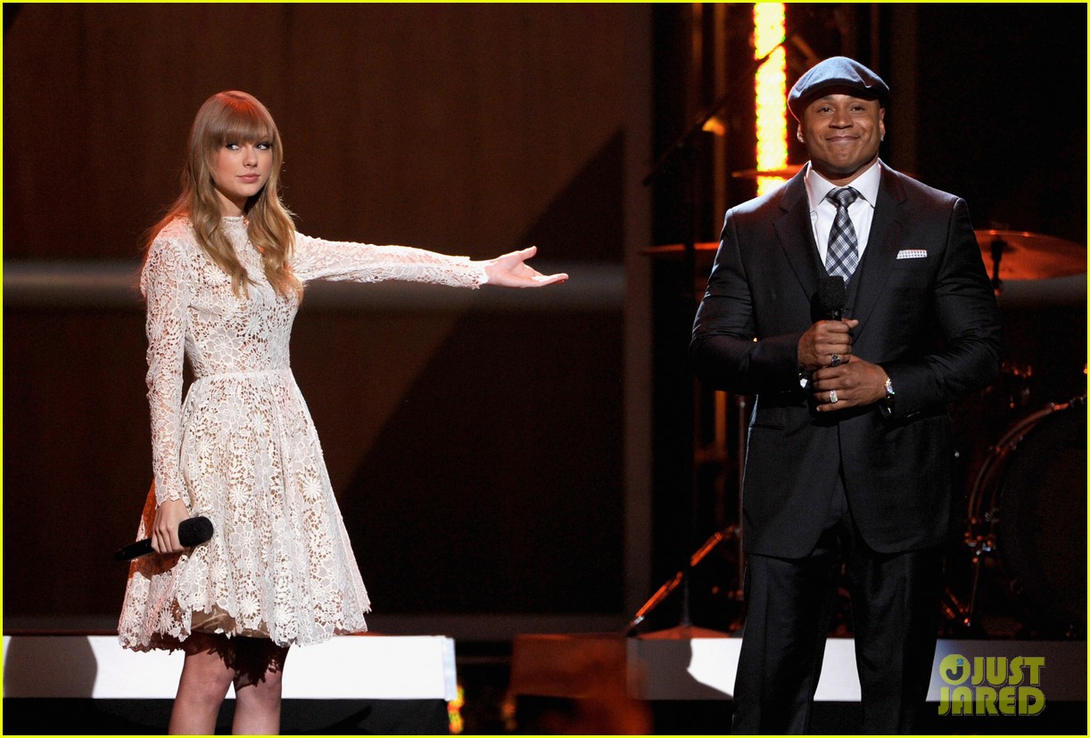 taylor swift grammy nominations concert 08