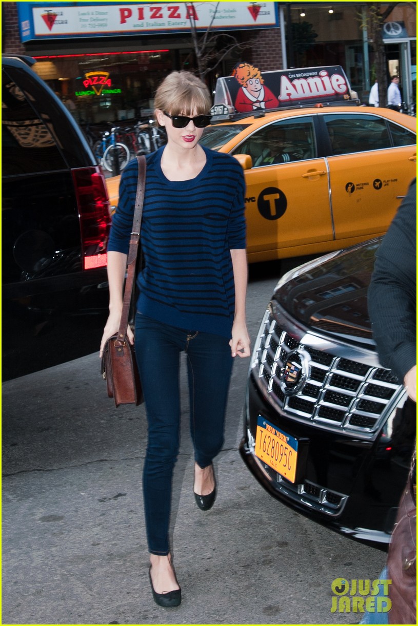 taylor swift striped starlet after harry styles date 012768590