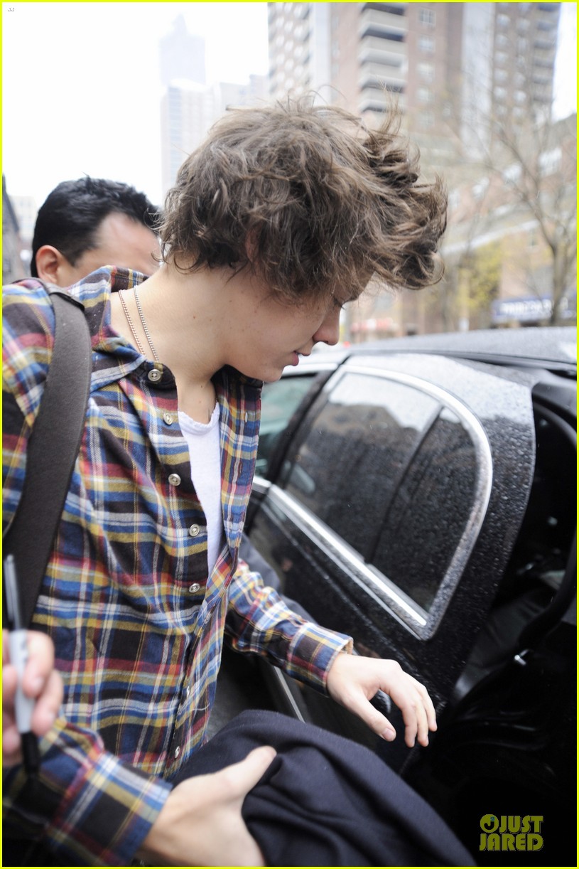 taylor swift& harry styles leave same hotel separately 13