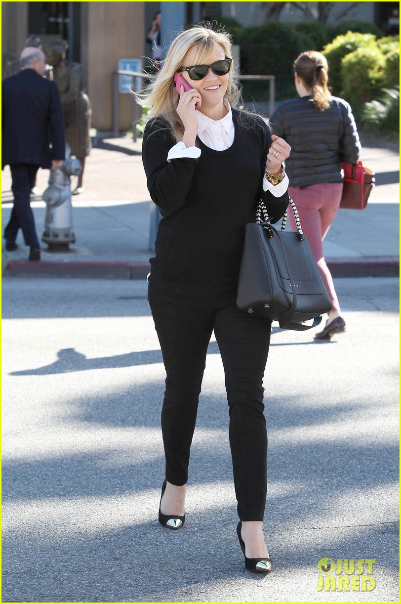 reese witherspoon le pain quotidien lunch 032779014
