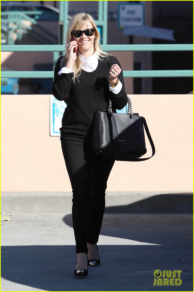 reese witherspoon le pain quotidien lunch 12