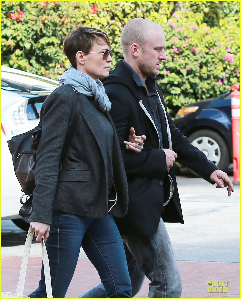 robin wright & ben foster holiday shopping at fred segal 04