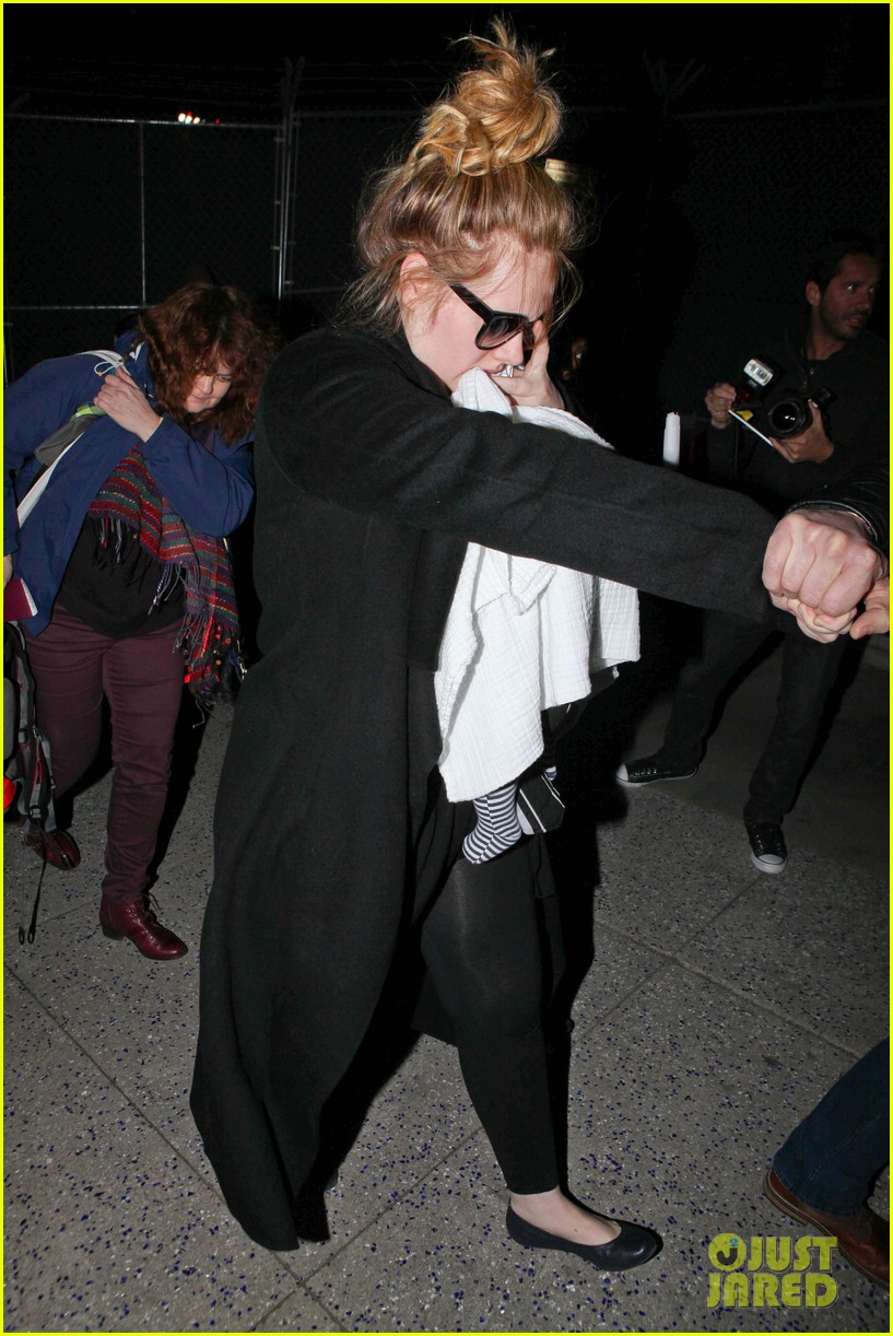 adele baby land in los angeles for golden globes 03
