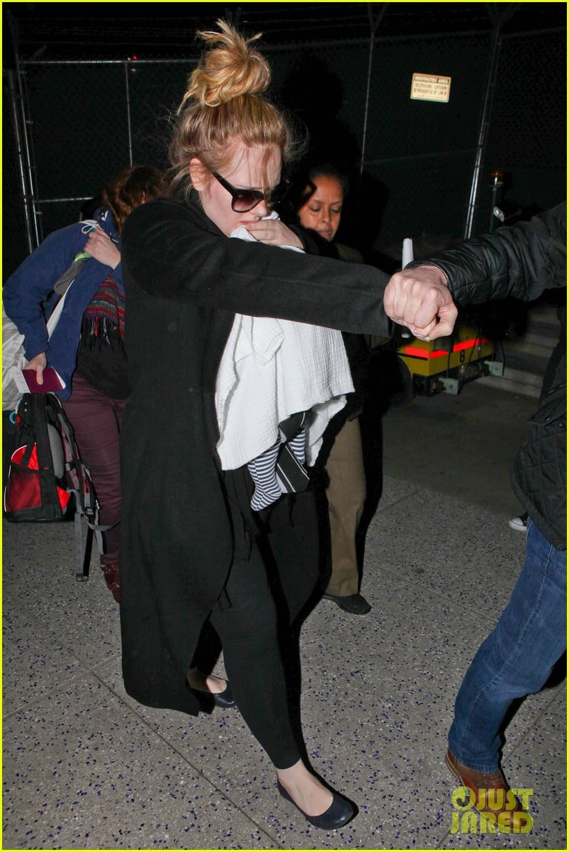 adele baby land in los angeles for golden globes 272788786