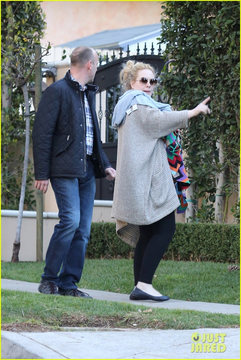 adele beverly hills stroll with baby boy 102793284