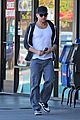 ryan phillippe eats subway reese witherspoon kids shop 05