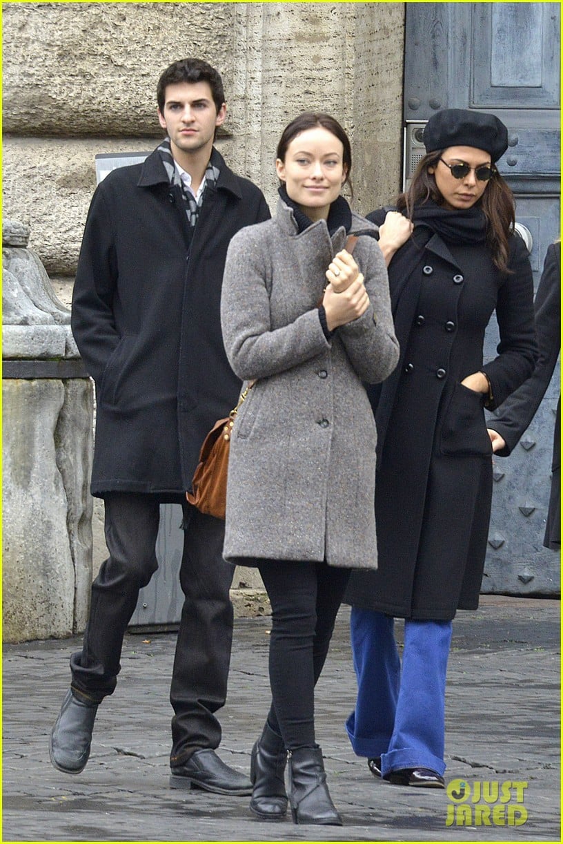 olivia wilde flashes engagement ring on third person set 012792653