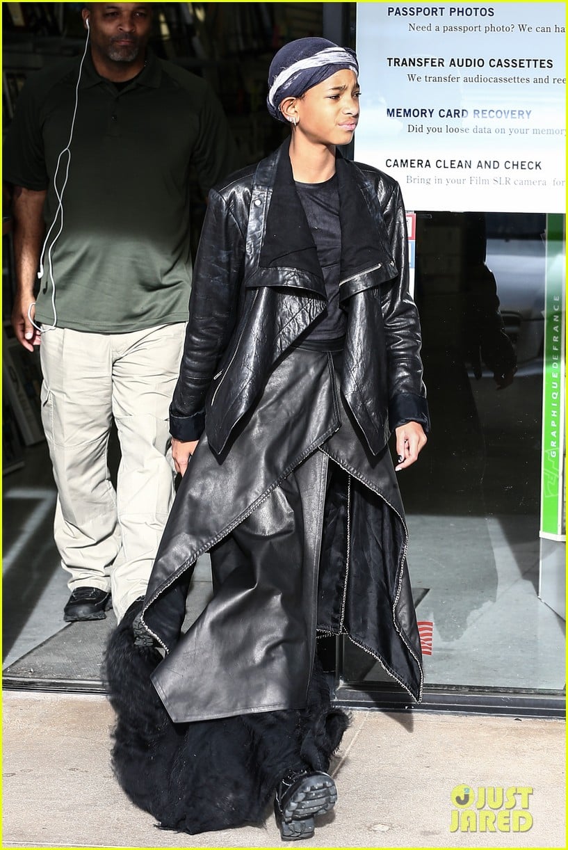 willow smith layers her leather 01
