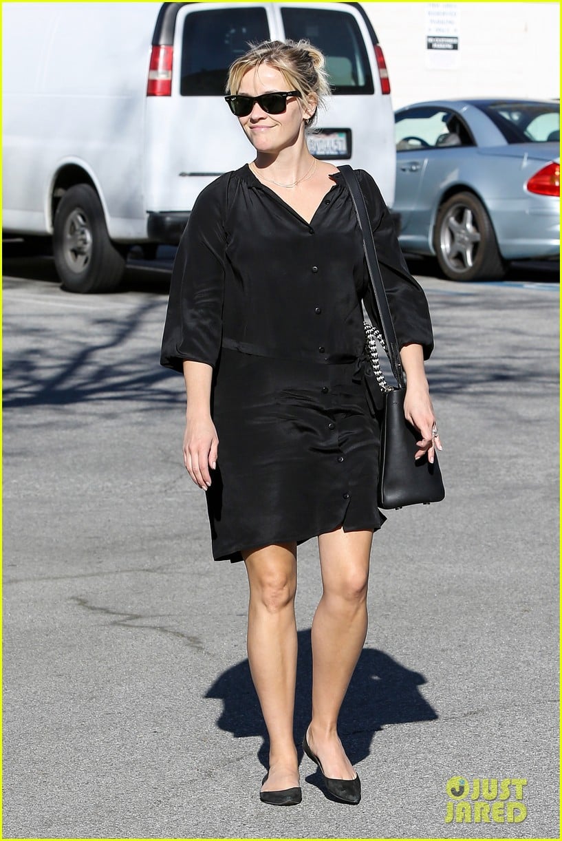 reese witherspoon sugarfish sushi lunch 16