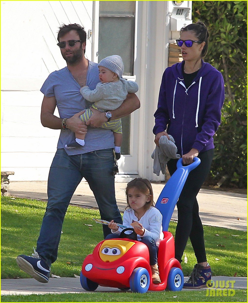 alessandra ambrosio park day with the family 232815170