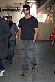 gerard butler solo lax arrival on valentines day 06