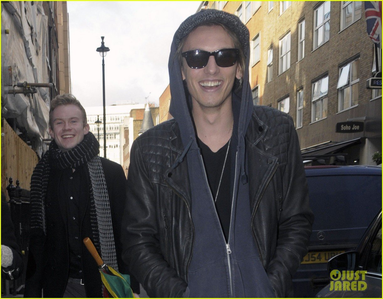 lily collins jamie campbell bower london lovebirds 022806661