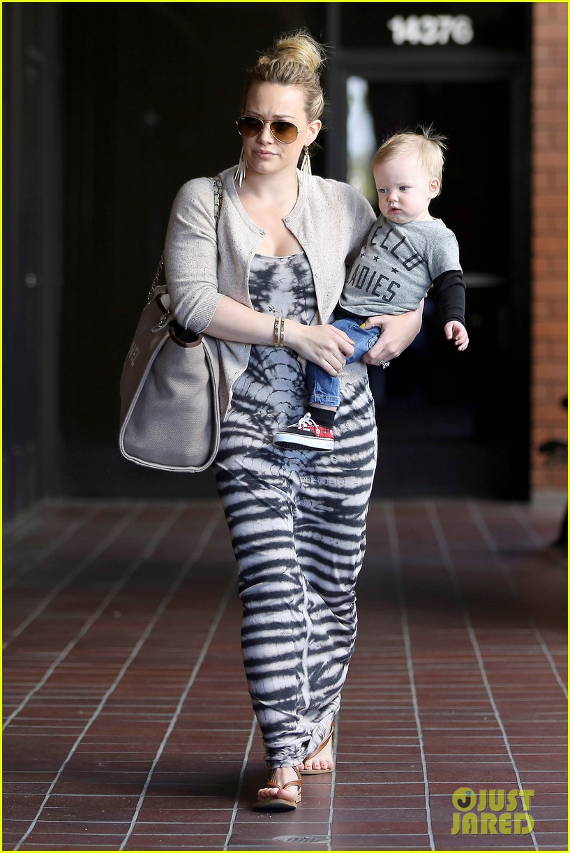 hilary duff lost 30 pounds after giving birth 032812402