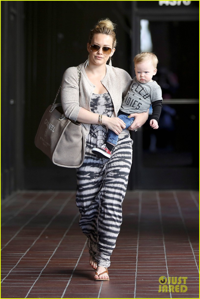 hilary duff lost 30 pounds after giving birth 172812416