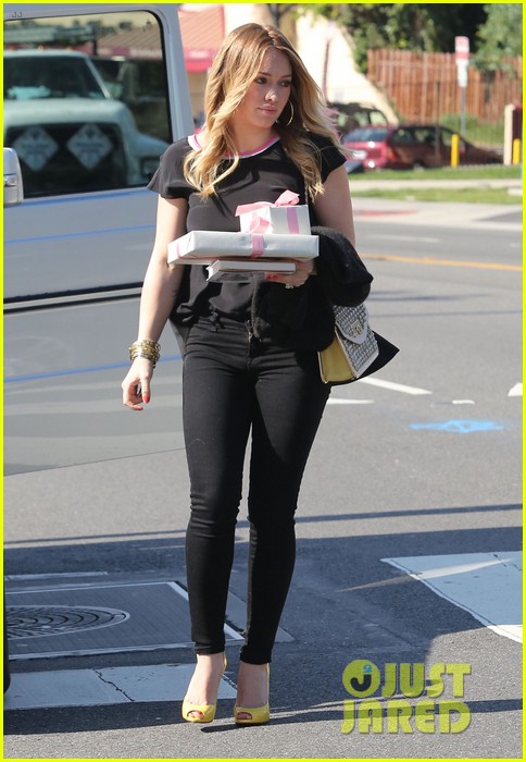 hilary duff baby shower with sister haylie 062808764