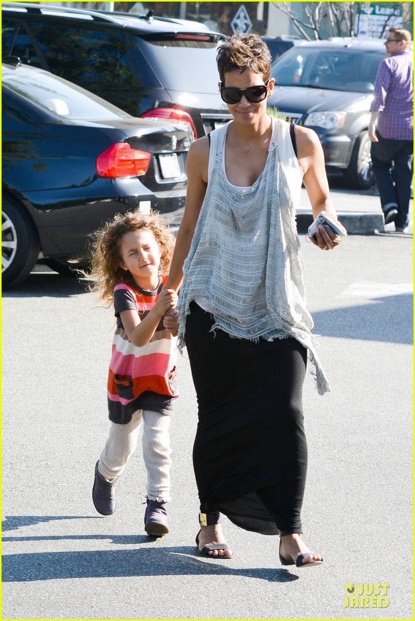 Halle Berry Newly Released 'The Call' Poster! Photo 2804889