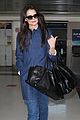 katie holmes flies from jfk to lax 08