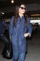 katie holmes flies from jfk to lax 14