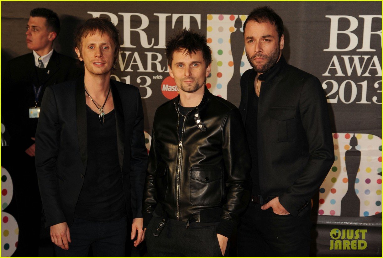 kate hudson brit awards after party with matthew bellamy 04