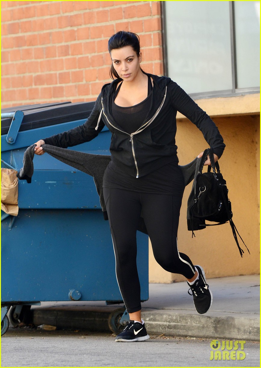kim kardashian i found the perfect maternity jeans 122821323