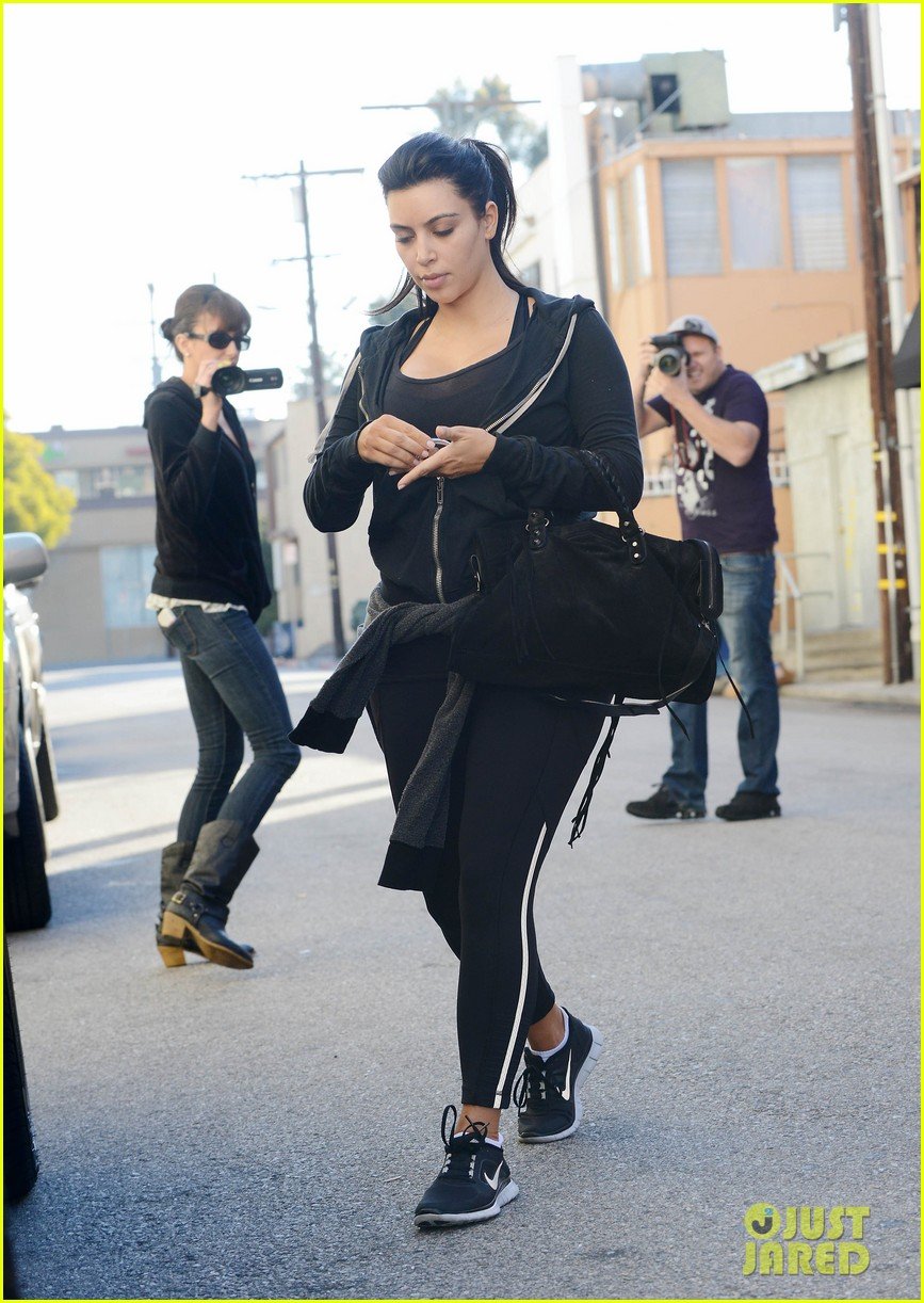 kim kardashian i found the perfect maternity jeans 182821329