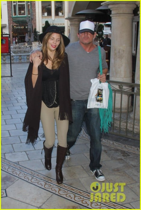 annalynne mccord dominic purcell the grove couple 24