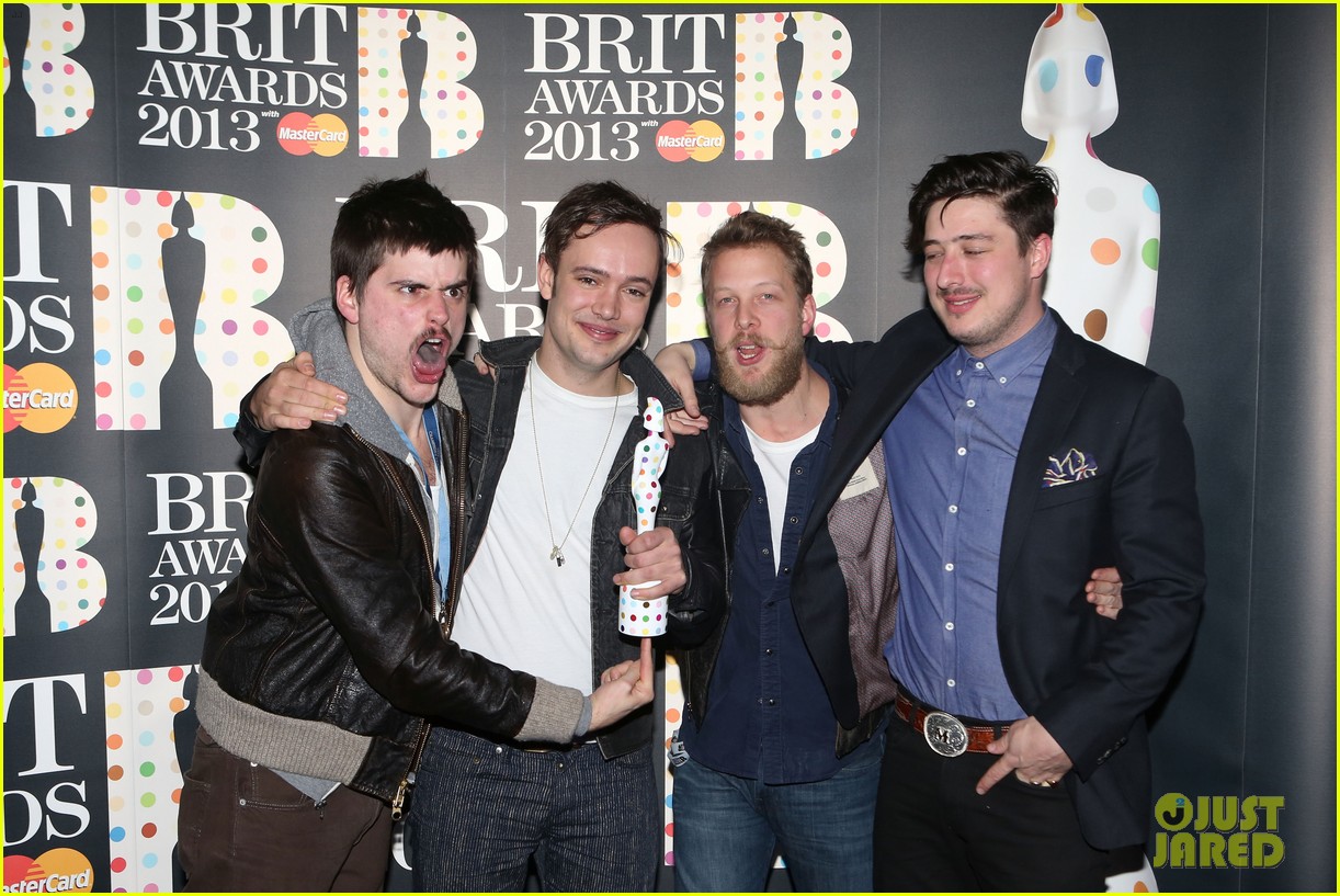 mumford and sons brit awards 2013 performance video 132815981