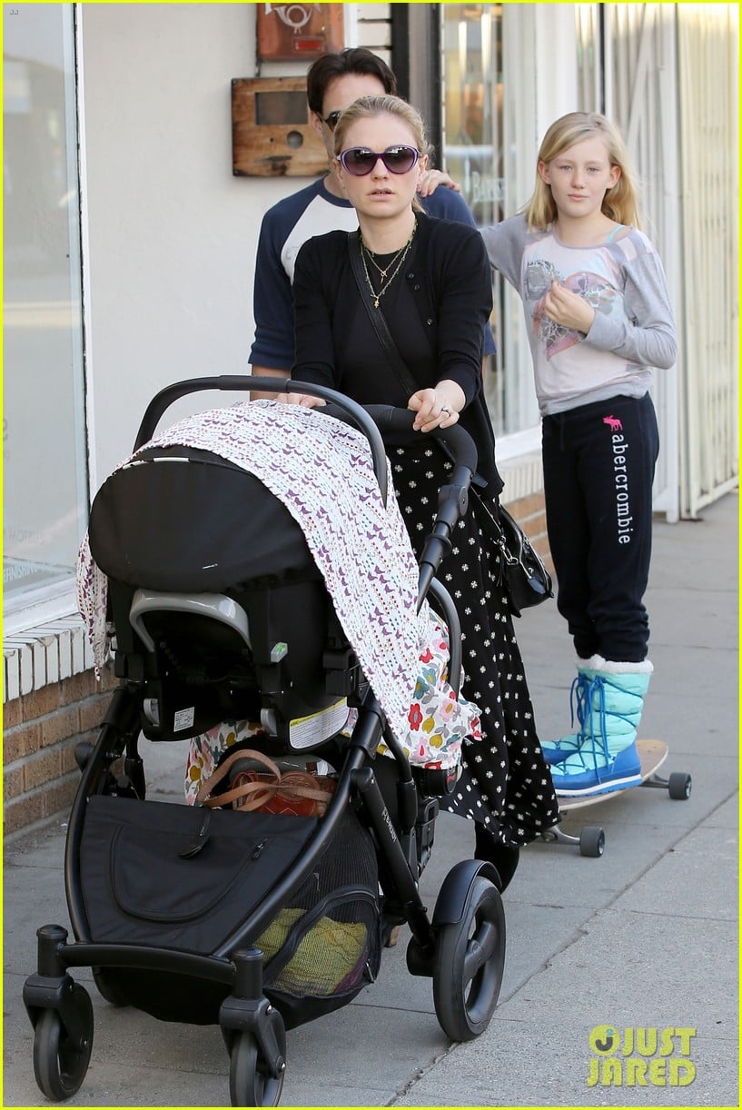 anna paquin shopping with one of her twins 122806000