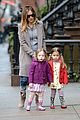 sarah jessica parker morning walk with the twins 01