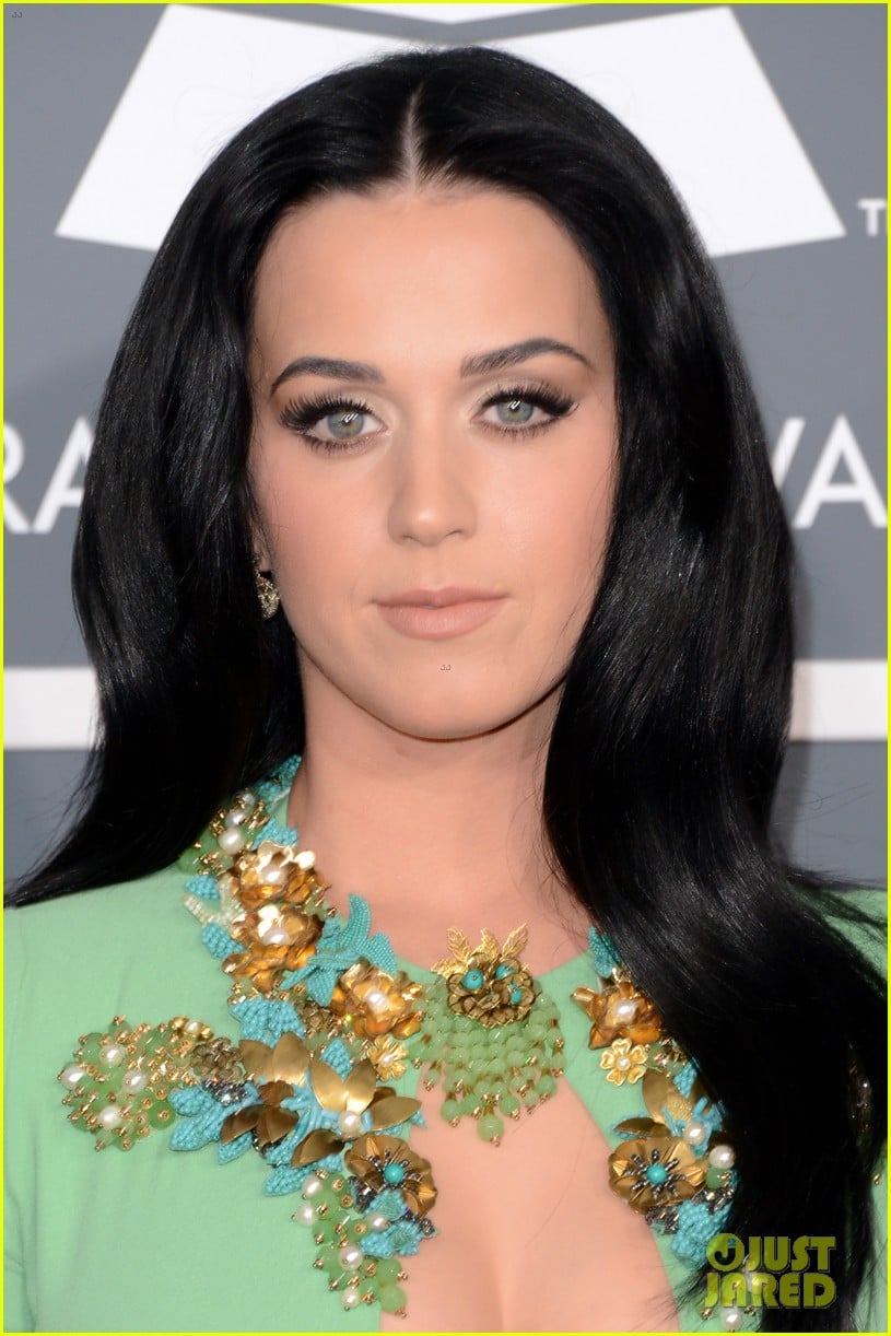 katy perry grammys 2013 red carpet 022809339