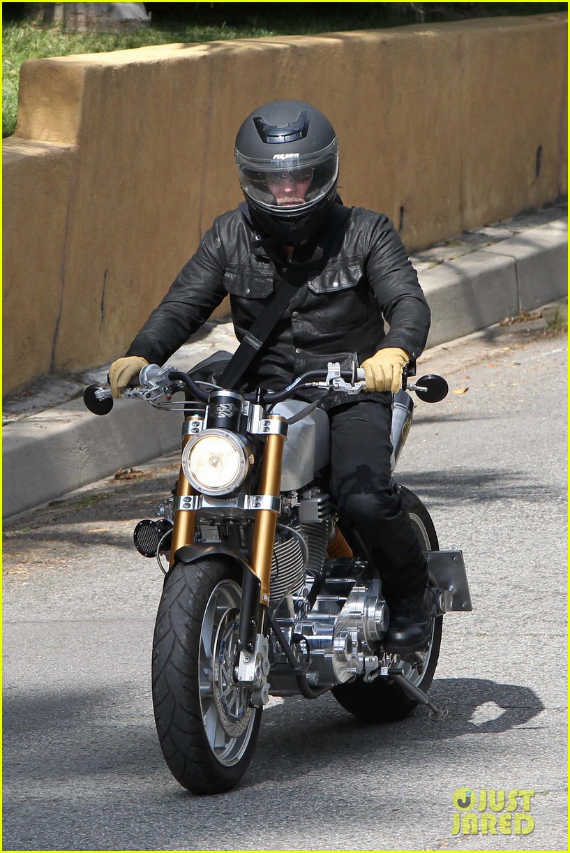 brad pitt rides his motorcycle shiloh zahara get froyo 02