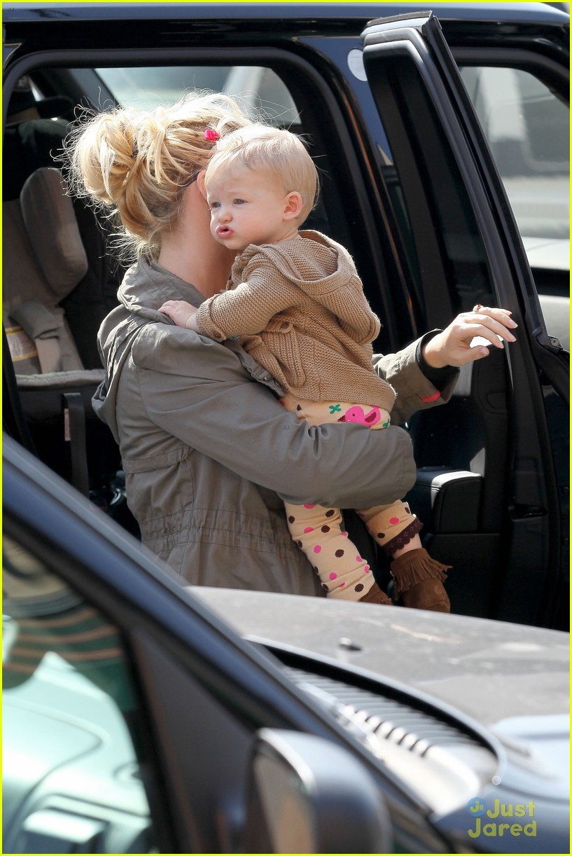 jessica simpson don cuco lunch with baby maxwell 092814665