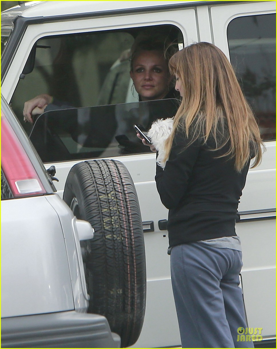 britney spears say good morning to my new baby 102808121