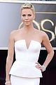 charlize theron oscars 2013 red carpet 06