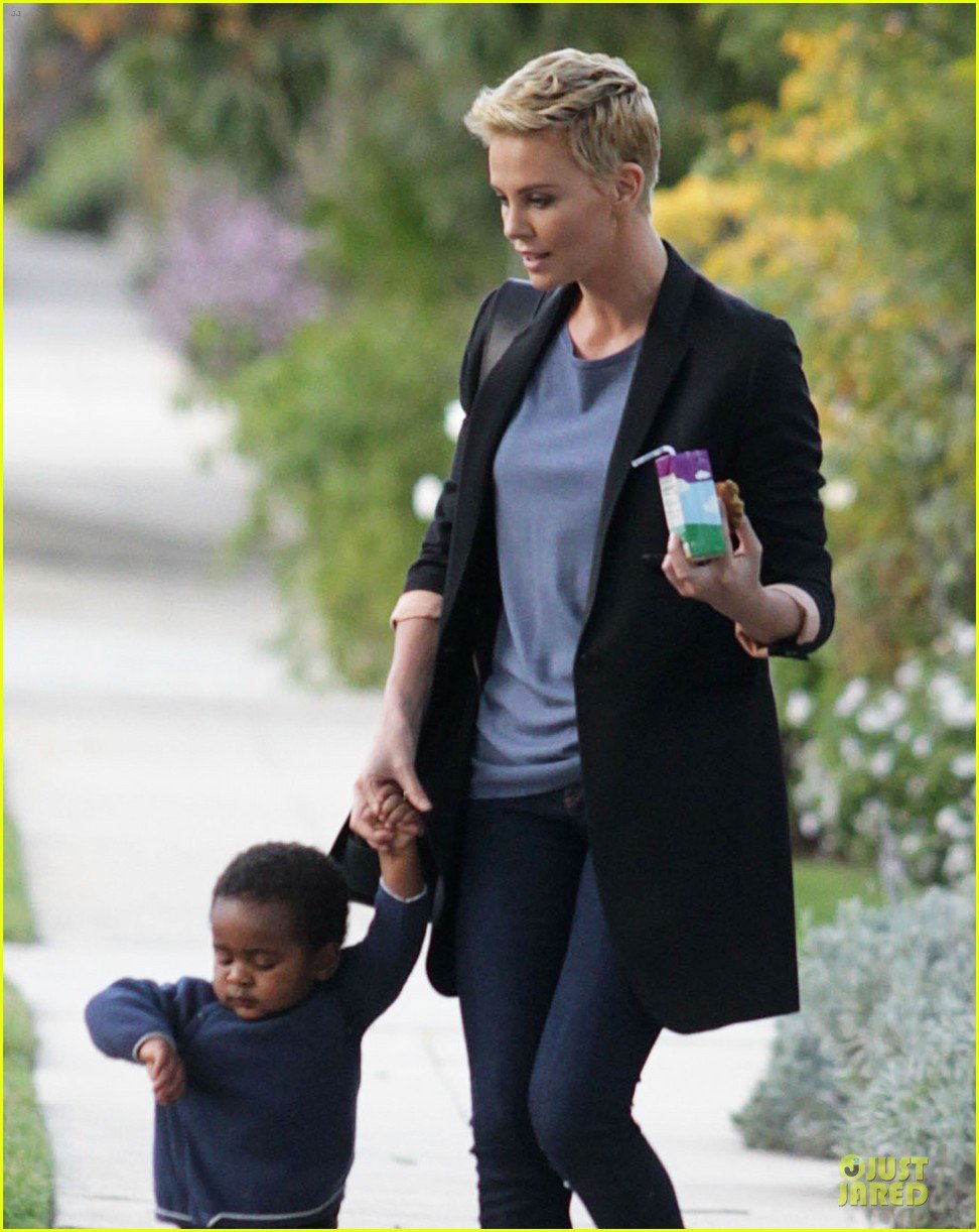 charlize theron playdate with jackson 04