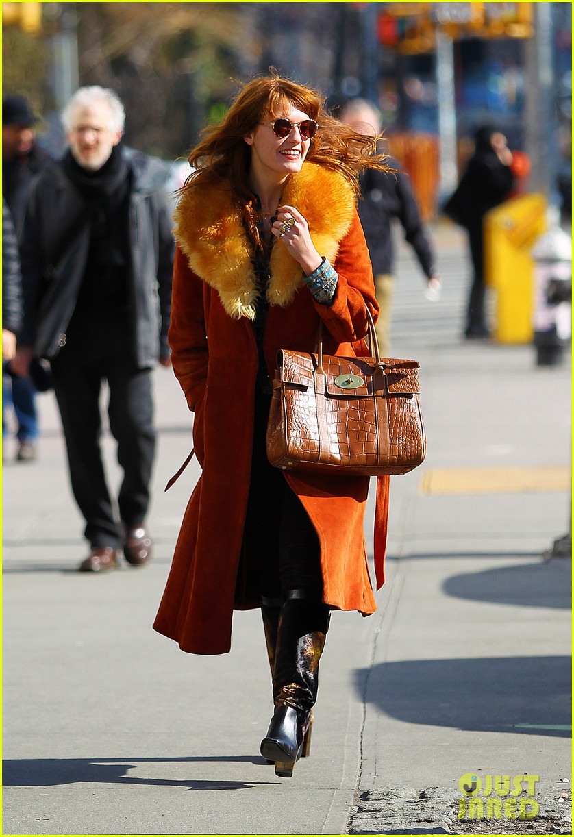 florence welch valentines day stroll with mystery man 13