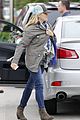 reese witherspoon shopping with ava 09
