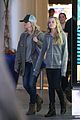 reese witherspoon shopping with ava 12