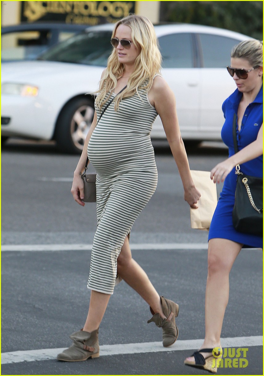 Malin Akerman Flaunts Growing Baby Bump at Lunch Photo 2823414 Malin