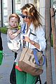 jessica alba le pain quotidien lunch with the kids 02