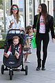 jessica alba le pain quotidien lunch with the kids 17