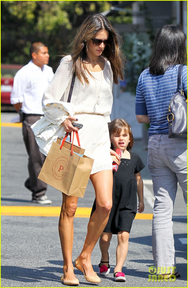 alessandra ambrosio country mart with the kids 202837846